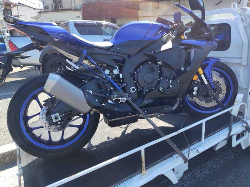 YAMAHAヤマハ【YZF-R1】